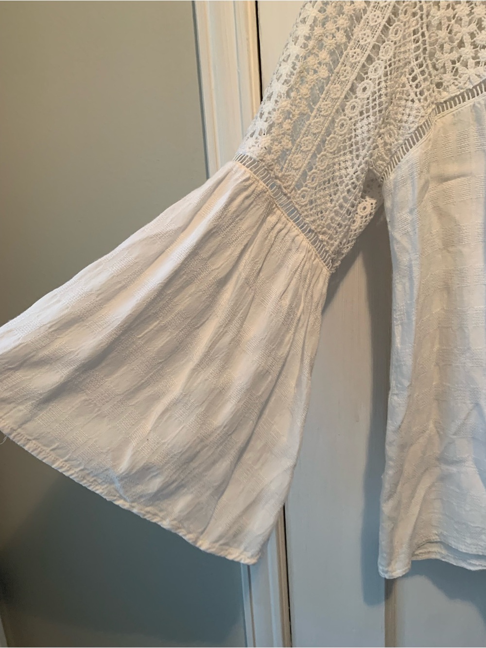 LoveStitch White Boho Crochet Top with Bell Sleeves Size XL Peasant Blouse - Picture 4 of 14